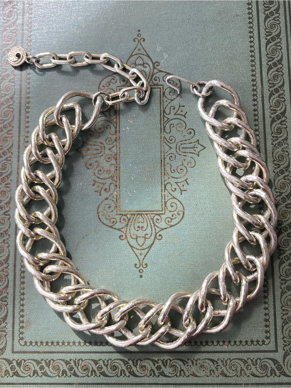 Vintage light gold tone Chunky Chain Necklace 14”
